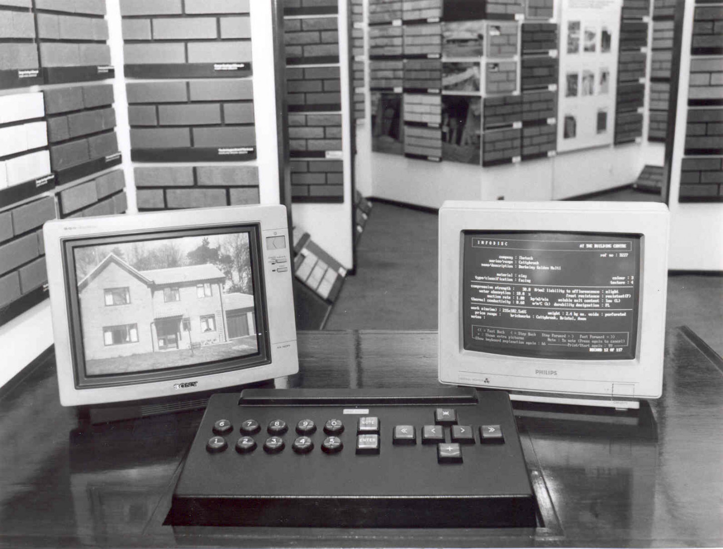 InfoDisc at the Building Centre, 1980s © Building Centre