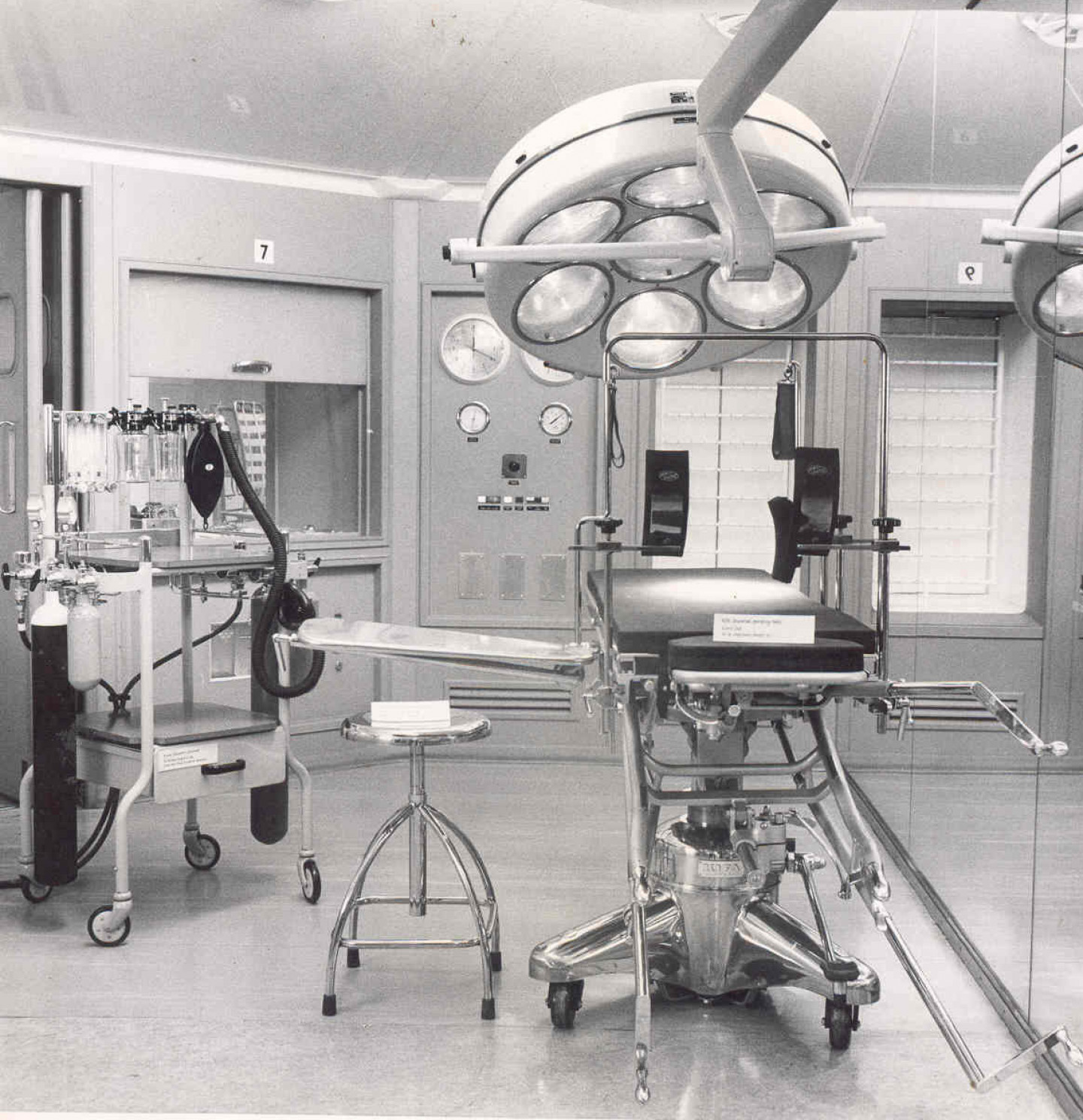 1962 – Hospital operating theatre, 26 Store Street © Building Centre
